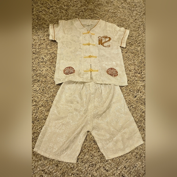 Toddler clothes - Picture 2 of 3